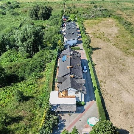 Апартаменты Osrodek Wypoczynkowy Swallow Грзибово Экстерьер фото